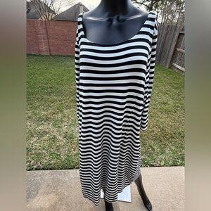 Old Navy 3/4 quarter length sleeve Black and White Striped Dress